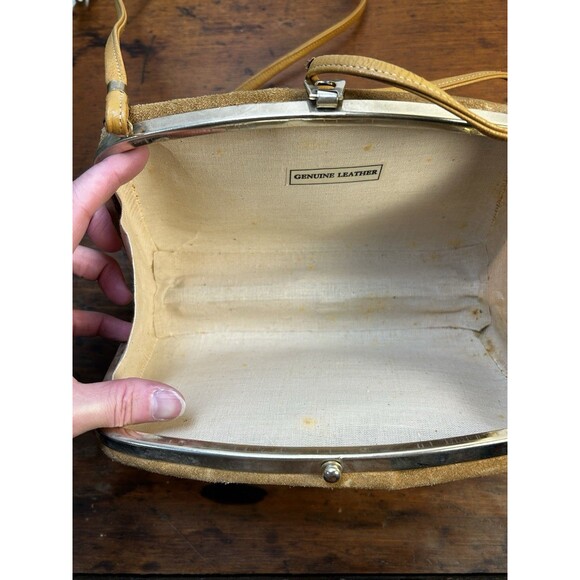 Vintage Tan Suede Handbag Purse Hard Sided Clasp Close Made In Italy READ - Picture 5 of 14